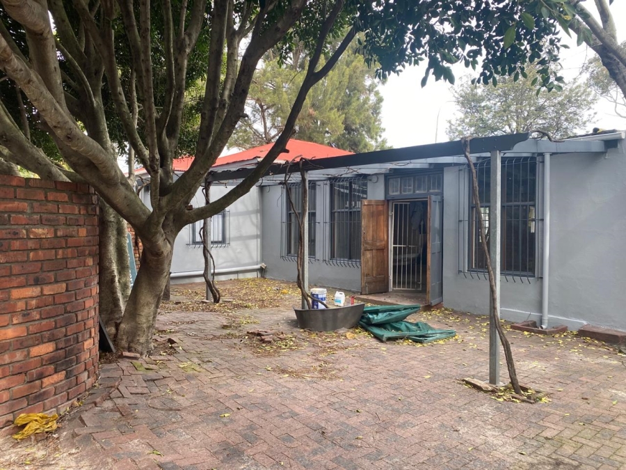 To Let commercial Property for Rent in Silver Oaks Western Cape